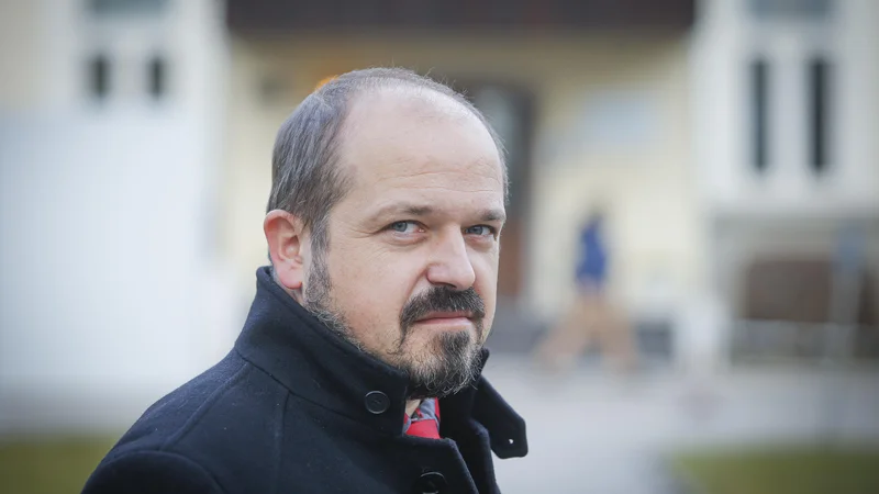 Fotografija: Janez Poklukar, generalni direktor UKC: »Nove postelje za bolnike s covidom-19 smo dobili v izredno kratkih rokih po nižjih cenah, kot je običajno v zdravstvu.« Foto Jože Suhadolnik