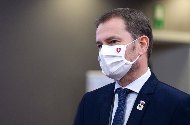 Slovaški premier Igor Matovič se je okužil s koronavirusom. FOTO: Johanna Geron/AFP