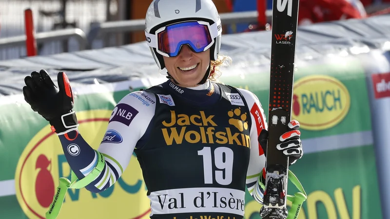Fotografija: Ilka Štuhec je bila v cilju spet nasmejana. FOTO: Eric Gaillard/Reuters
