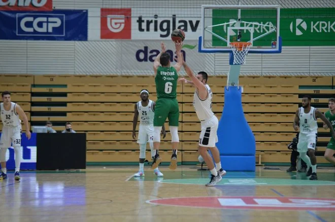 Košarkarska tekma med Krko in Partizanom v ligi ABA. Foto: ABA<br />
<br />
Krka Partizan ABA Foto Aba
