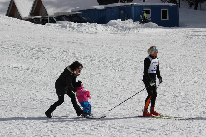Greš ven z družino ali skupino prijateljev in raziščeš zimsko pokrajino tam, kjer si bil poleti in je bilo vse drugače.&nbsp;FOTO: Braco Cvjetičanin