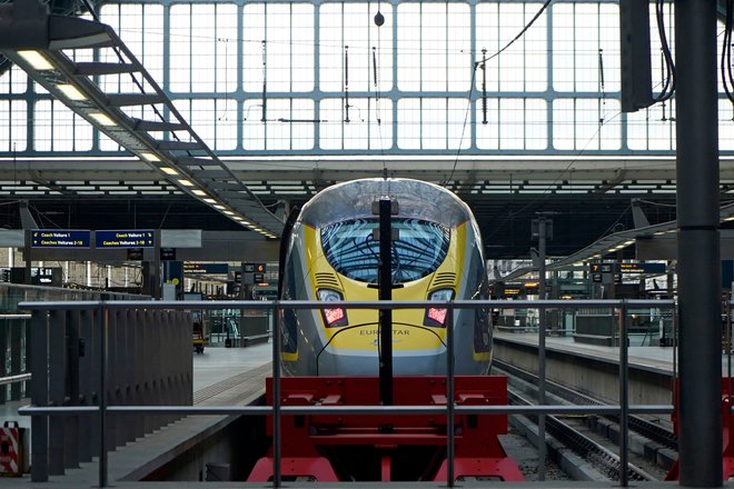 Belgija bo od polnoči poleg letov za najmanj 24 ur ukinila tudi železniško povezavo Eurostar, ki Bruselj povezuje z Londonom. Foto: Niklas Halle'n/Afp