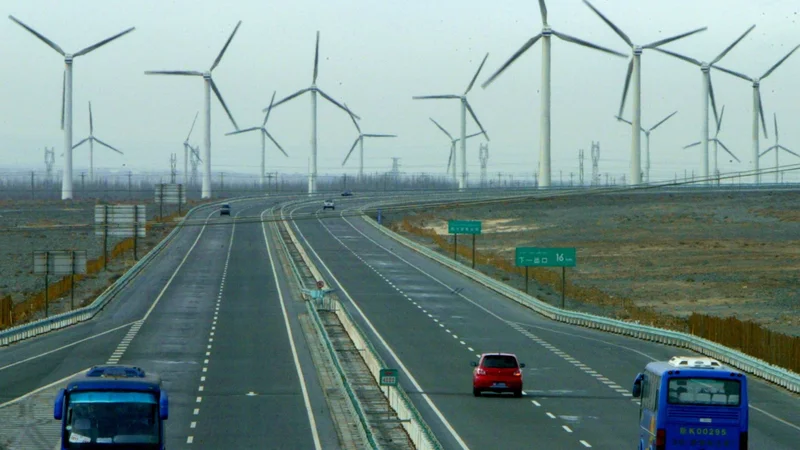 Fotografija: Sporazum med Kitajsko in EU med drgim predvideva odpiranje evropskega trga kitajskim naložbam na področju obnovljivih virov energij. FOTO: China Newsphoto/Reuters