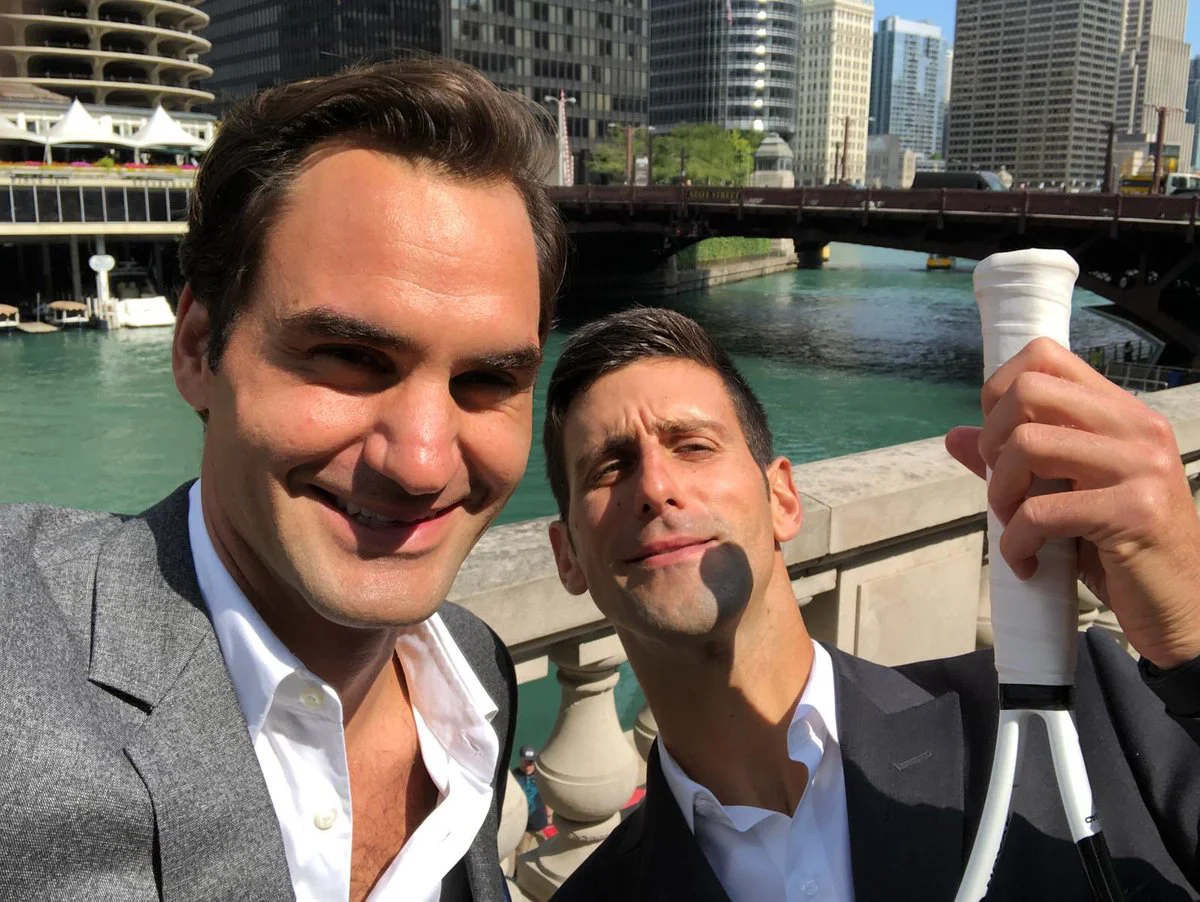 Fotografija: Roger Federer (levo) in Novak Đoković sta edina teniška igralca, ki sta na vrhu lestvice ATP prebila mejo 300 tednov. FOTO: Twitter