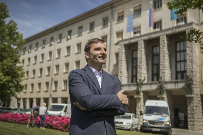 Novogoriški župan Klemen Miklavič namerava prek projekta EPK poskrbeti tudi za večjo turistično prepoznavnost mesta, prav tako bi radi nagovorili investitorje. Foto Leon Vidic