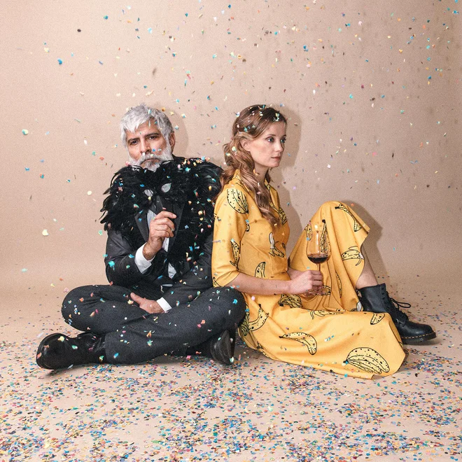 Ajda Smrekar in Sebastian Cavazza bosta najdaljšo noč v letu preživela na Mali sceni MGL. Foto Peter Giodani