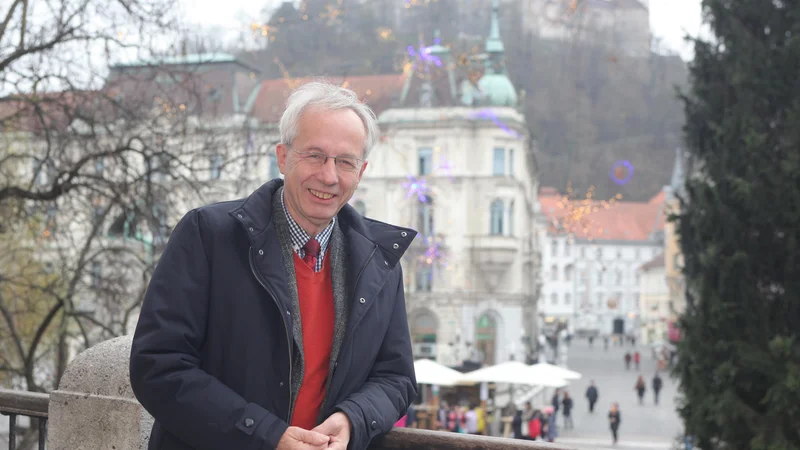 Fotografija: Edvard Kovač se je kot avtor več knjig, med drugim, podpisal pod Oddaljeno bližino, za katero je leta 2000 prejel Rožančevo nagrado.