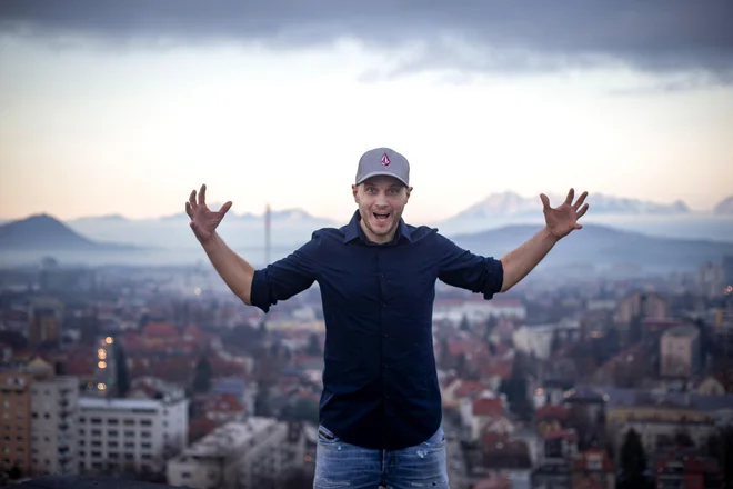Mitja Okorn:&nbsp;Ko ti rečejo, da tvoja strast ni resen poklic in da moraš na fakulteto, je to samo življenjski test, ali si dovolj strasten. FOTO: Matej Družnik