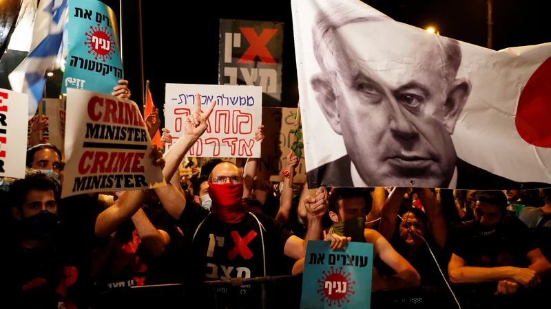 Fotografija: Protesti proti Benjaminu Netanjahuju. FOTO: Ronen Zvulun/Reuters