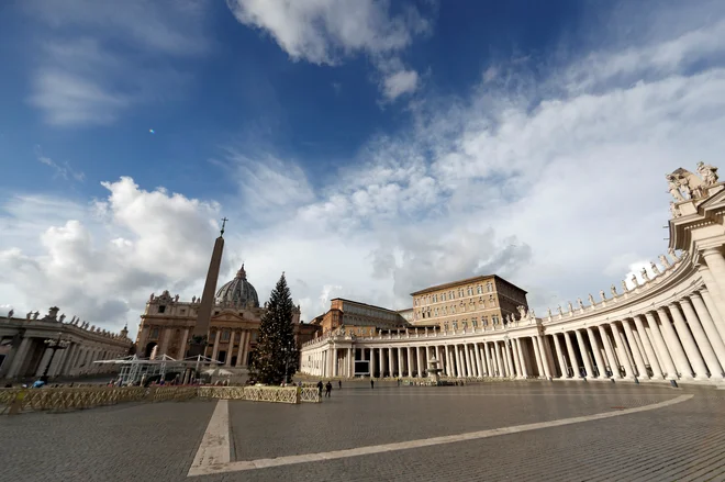 Trg Sv. Petra je tokrat prazen. FOTO: Yara Nardi/Reuters