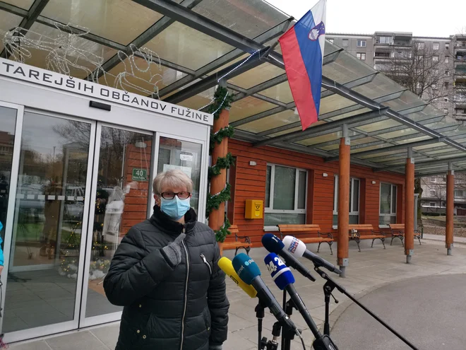 Angelca Butenko v domu na Fužinah v Ljubljani: &raquo;Bilo me je malo strah, a je bilo vse v redu. Srčno upam, da bo tudi naprej v redu.&laquo; FOTO: Milena Zupanič