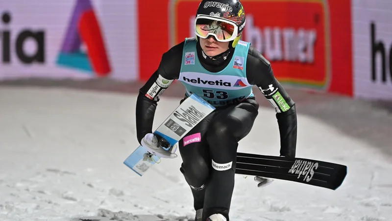 Fotografija: Anže Lanišek že komaj čaka na jutrišnji štart 69. novoletne turneje v Oberstdorfu. FOTO: Fabrice Coffrini/AFP
