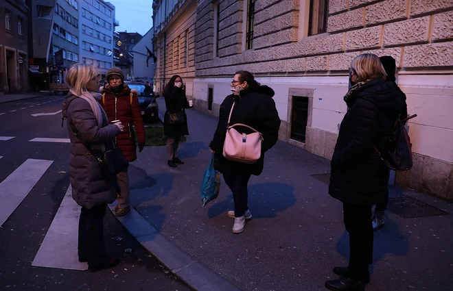 Z zagrebškega letališča, ki stoji jugovzhodno od mesta v smeri žarišča današnjega potresa, so sporočili, da potres ni povzročil škode in da letalski promet poteka nemoteno. FOTO: Damjan Tadic/Cropix