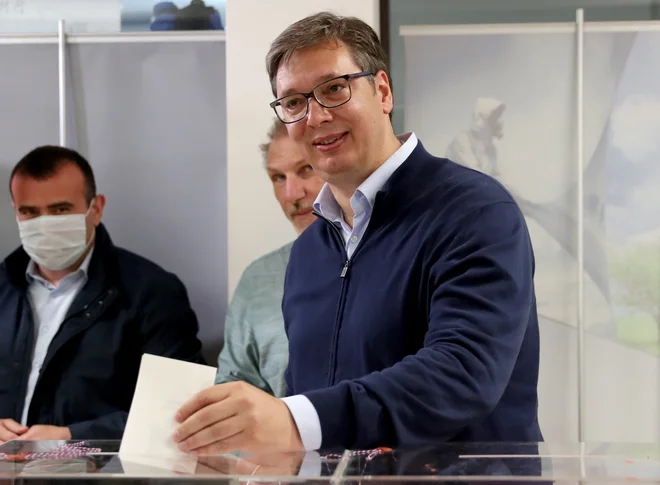 Srbski predsednik Aleksandar Vučić si je v pandemičnem letu še okrepil oblast. FOTO: Marko Djurica/Reuters