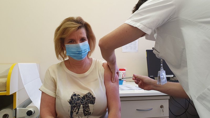 Fotografija: Bojana Beović se je cepila in je prepričana, da je cepivo varno in učinkovito. FOTO: UKC Ljubljana