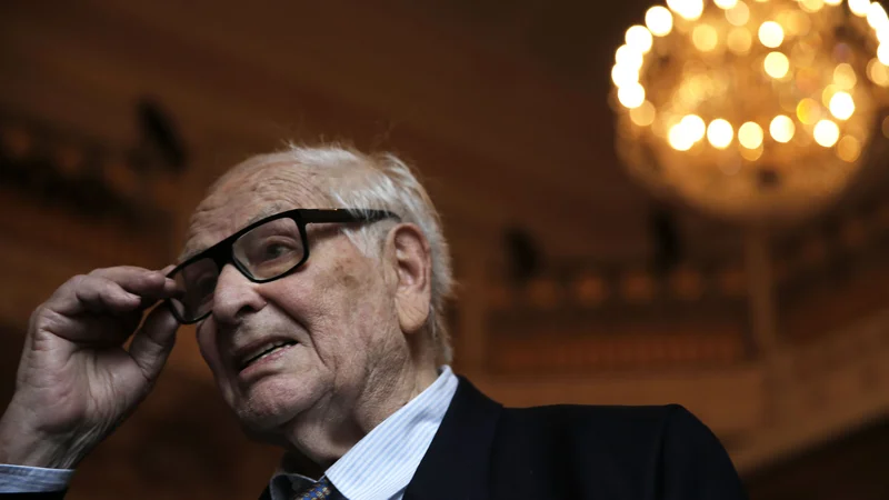 Fotografija: Bil je vizionar in velik futurist, njegove stvaritve pa so bile večkrat zazrte v prihodnost. FOTO: Marco Bertorello/AFP