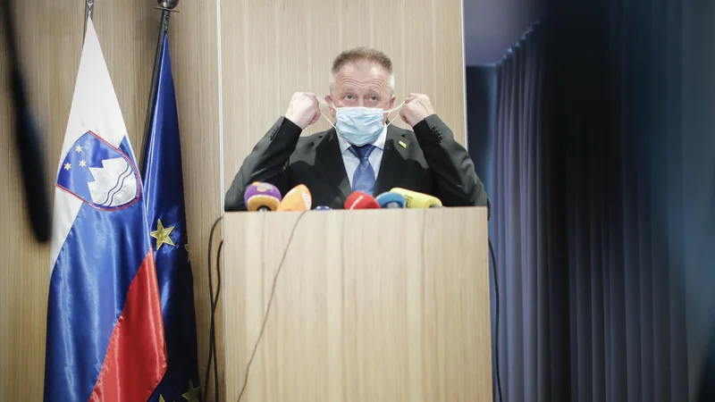 Fotografija: Zdravko Počivalšek je svet stranke prepričeval, da rušenje vlade prek sodelovanja SMC v Koaliciji ustavnega loka nima smisla. FOTO: Uroš Hočevar/Delo