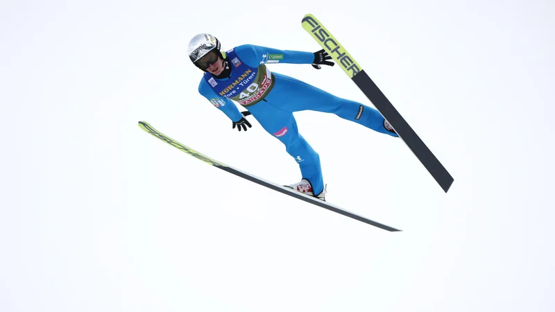 Fotografija: Peter Prevc je v kvalifikacijah Innsbrucka zasedel 9. mesto. FOTO: Lisi Niesner/Reuters