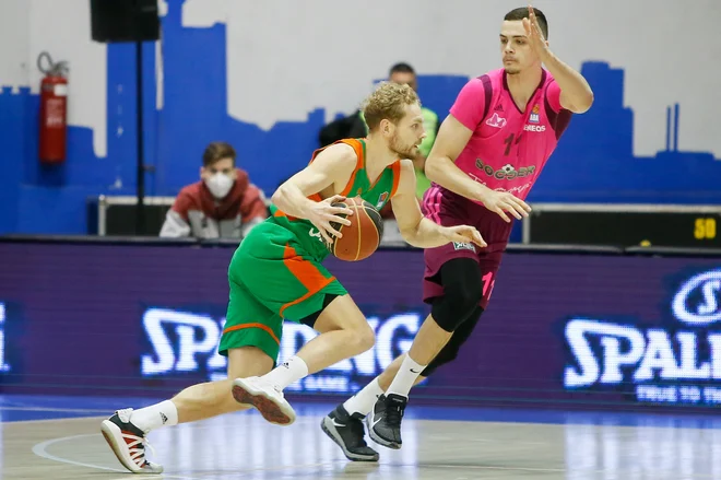 Jaka Blažič se je v Beogradu izkazal s 17 točkami in 7 asistencami, desno Marko Simonović. FOTO: ABA