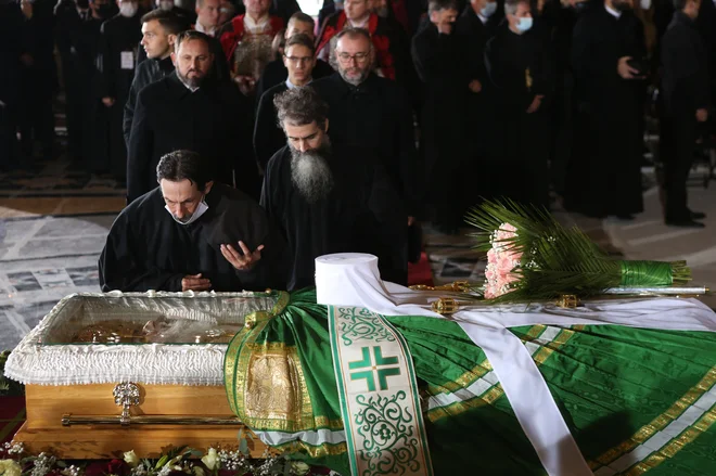 Verniki so se novembra poslovili od patriarha Irineja, ki je pri 90 letih umrl za posledicami covida-19. FOTO: Oliver Bunić/AFP
