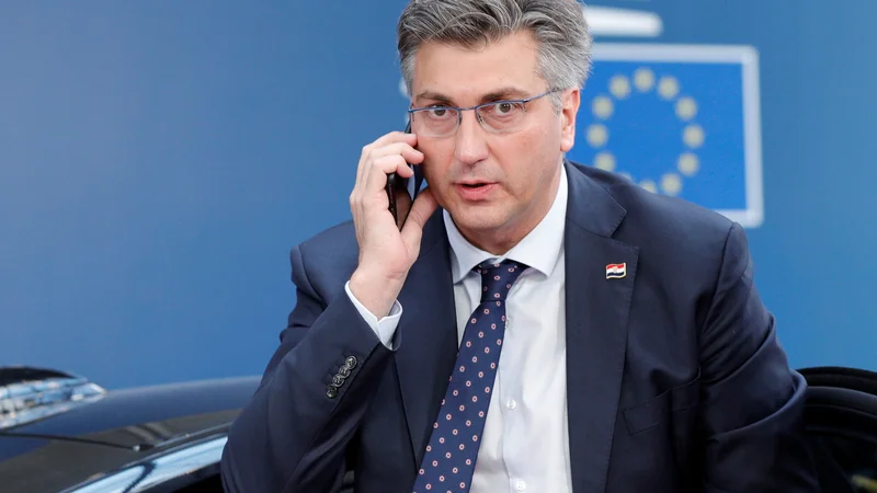 Vsi predsedniki vlad evropskih držav imajo veliko dela z epidemijo, hrvaškemu premieru Andreju Plenkoviću pa je že tako težke razmere v obupen položaj spremenil še rušilni potres. FOTO: Reuters