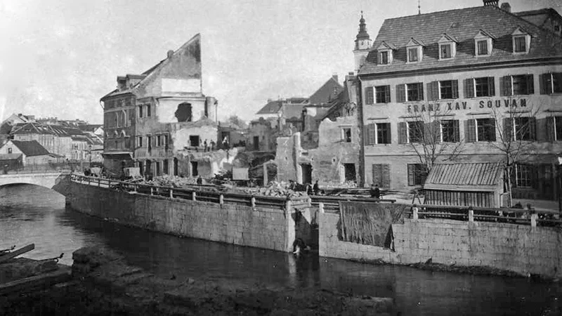 Fotografija: Ljubljano je leta 1895 prizadel rušilni potres, o katerem je bila sto let pozneje na ogled razstava v Narodni galeriji. Foto Press Release