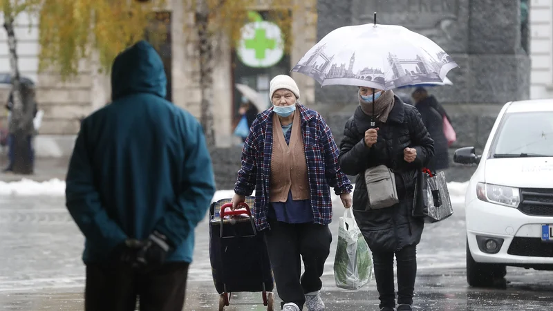 Fotografija: Zaupanja deležen narod bo trikratno poplačal kraljestvu, in to s hvaležnostjo za nameček. FOTO: Leon Vidic/Delo