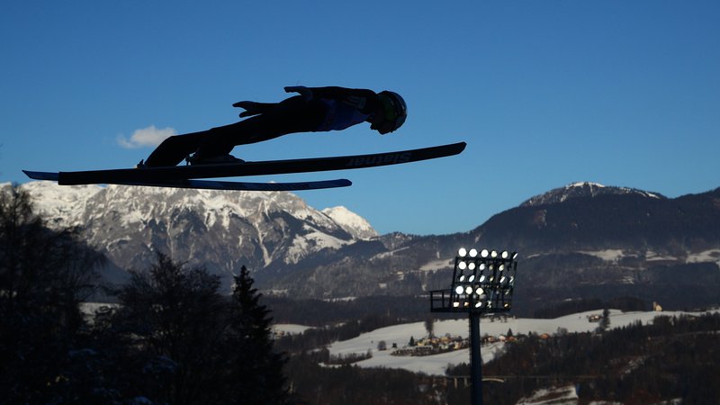 Fotografija: Anže Lanišek je v Bischofshofnu pristal že pri 108 metrih. FOTO: Lisi Niesner/Reuters