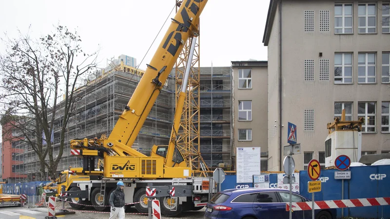 Fotografija: Dvofazna obnova osnovne šole Riharda Jakopiča bo stala okoli deset milijonov evrov. FOTO: Voranc Vogel/Delo