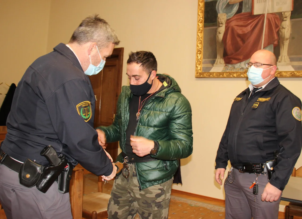 Fotografija: Drago Brajdič Milenki ostaja v priporu. FOTO: Tanja Jakše Gazvoda