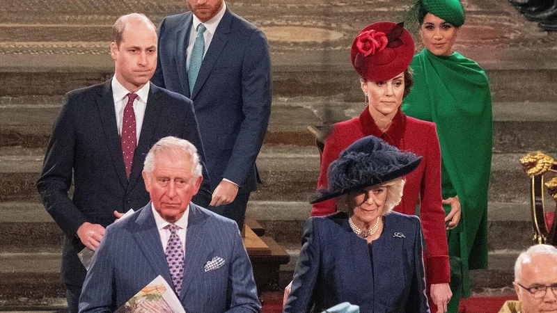 Fotografija: Zadnjo kraljevo dolžnost sta opravila 9. marca lani, ko sta se z ožjimi člani kraljeve družine v Westminstrski opatiji udeležila tradicionalnega medverskega obreda ob dnevu Commonwealtha. Foto Reuters