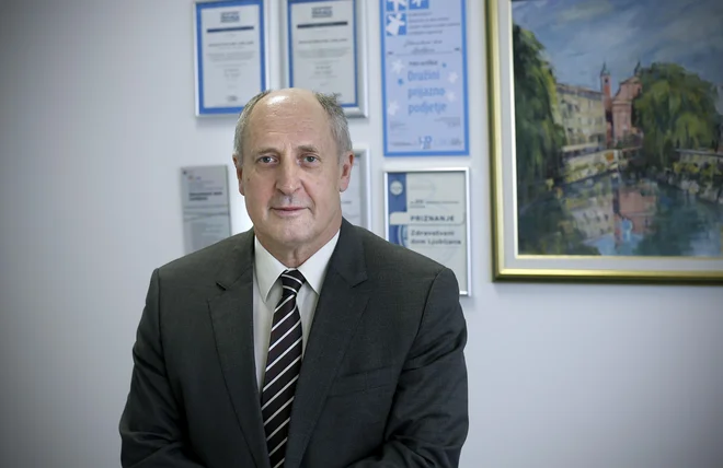 V Zdravstveni dom Ljubljana je ministrstvo za zdravje dostavilo 20 tisoč hitrih testov, nato pa še paličice, ki so zdaj prepovedane.&nbsp;