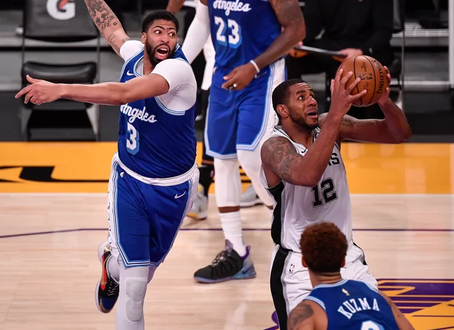 San Antonio je z razpoloženim LaMarcusom Aldridgem (28 točk) zadal poraz Los Angelesu. FOTO: Robert Hanashiro/Usa Today Sports