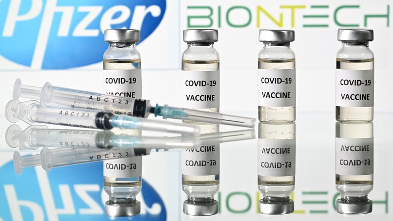 Fotografija: Ena večjih neznank je, kako uspešni bodo v povečanju proizvodnje izdelovalci cepiv poti covidu-19. FOTO: Justin Tallis/AFP