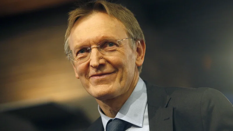 Fotografija: Dr. Janez Potočnik vsa Slovenija pozna kot ministra za evropske zadeve, odličnega komisarja za znanost, odličnega komisarja za okolje, idejnega očeta principov krožnega gospodarstva in dobrega ekonomista, zdaj delujočega v IPR pri OZN.
Foto Mavric Pivk