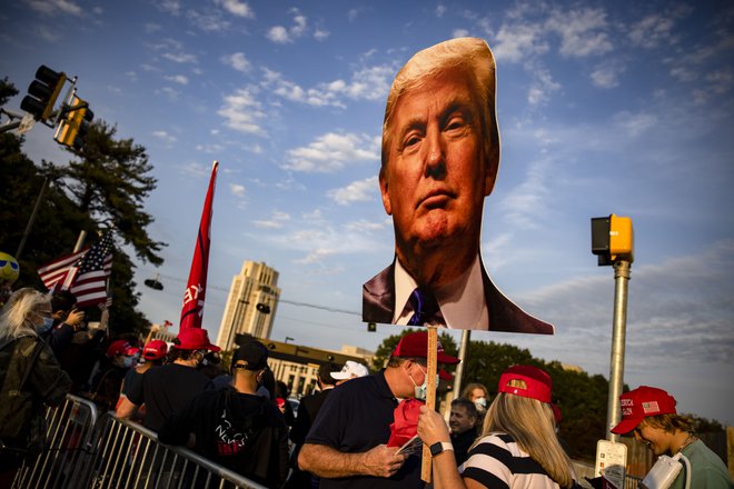 Demonstracije v Trumpovo podporo med oktobrskim zdravljenjem zaradi covida-19. Foto Samuel Corum/Afp