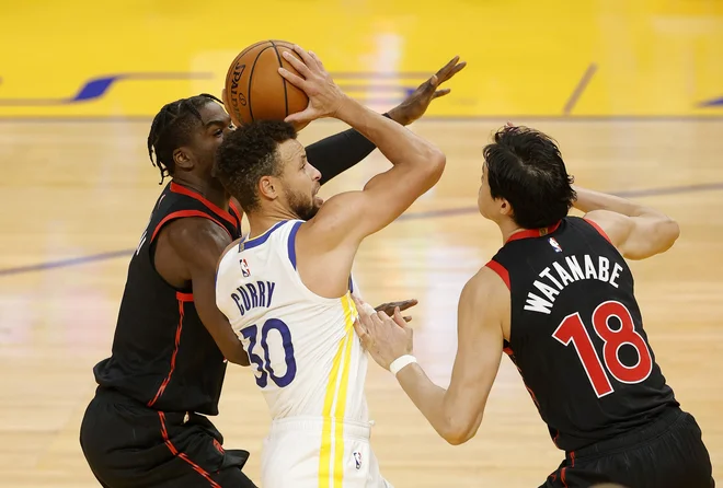 Stephen Curry je imel najslabši strelski večer v karieri, a brez poseledic za Golden State. FOTO: Ezra Shaw/AFP