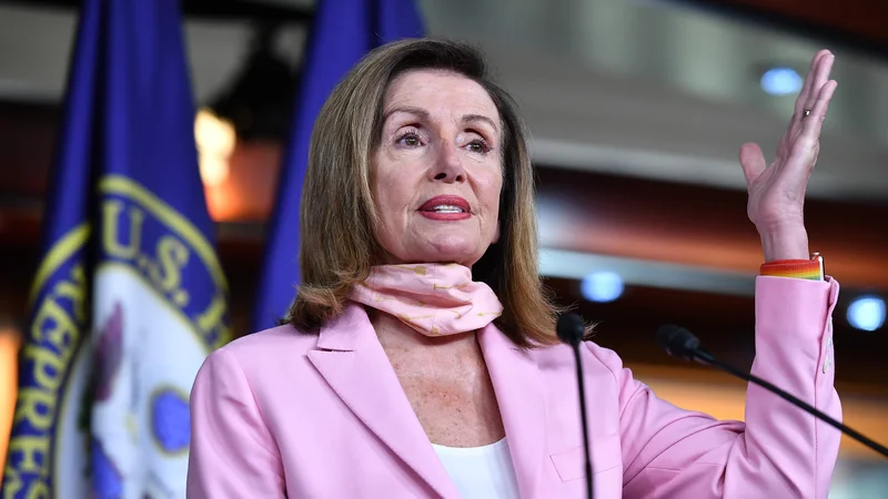 Fotografija: Demokratska predsednica predstavniškega doma Nancy Pelosi hoče predsednika trumpa na vsak nbačin predčasno spraviti iz Bele hiše. FOTO: Mandel Ngan/Afp