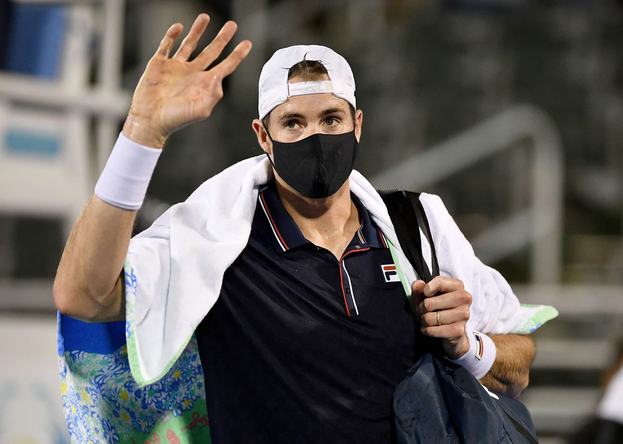 Fotografija: John Isner ne bo nastopil na prvem turnirju za grand slam v tej sezoni. FOTO: Mark Brown/AFP