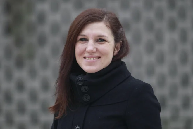 Nina Jelen je prepričana, da če učitelj posluša otroke, tudi otroci poslušajo učitelja. FOTO: Roman Šipić