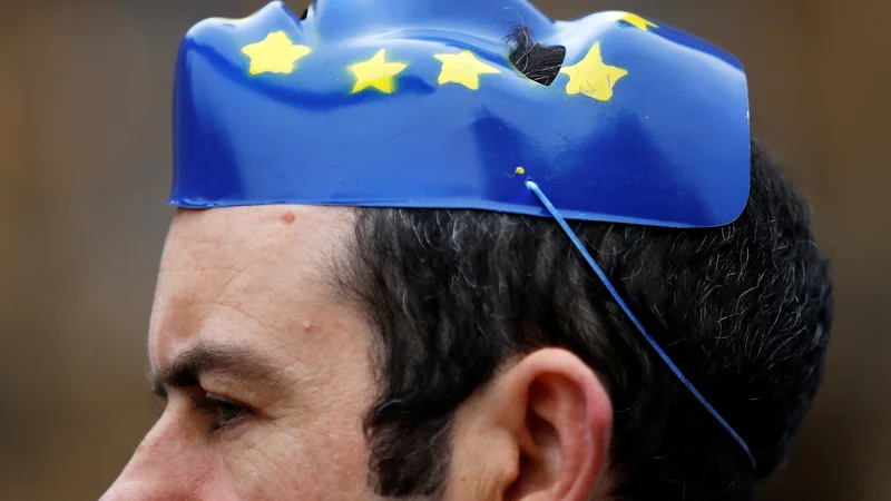 Fotografija: Veliko nasprotnikov brexita na Otoku verjame, da je treba sprejeti realnost, ki jo prinaša izstop iz EU, in iz nje ustvariti, kar je mogoče. Foto: Peter Nicholls/Reuters