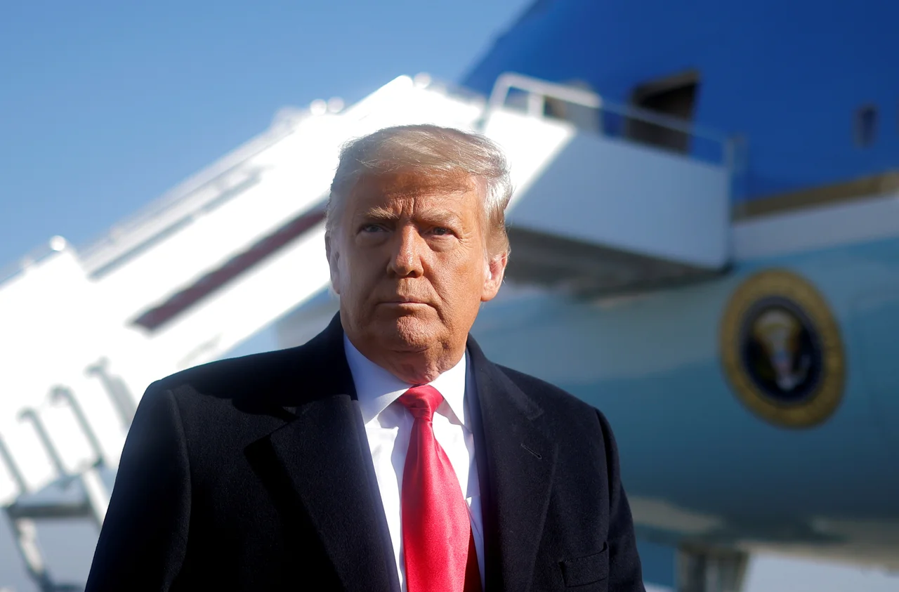 Fotografija: Donald Trump je z obiskom zidu na meji z Mehiko poskušal poudariti svoj prispevek k zmanjševanju nezakonitega priseljevanja. FOTO: Carlos Barria/Reuters