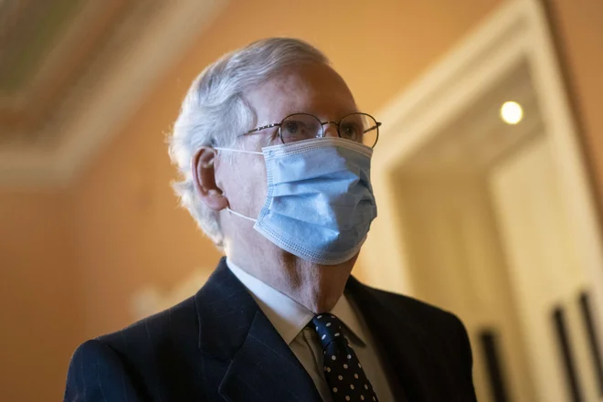 Proti Trumpu se obrača tudi republikanski senatni prvak <strong>Mitch McConnell</strong>. FOTO: Drew Angerer/Afp