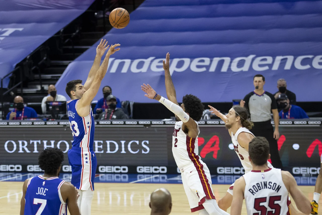 Fotografija: Edine, a zmage vredne točke je Dakota Mathias dosegel 26 sekunde pred koncem dvoboja proti oslabljenemu Miamiju. FOTO: Mitchell Leff/AFP