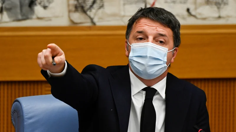 Fotografija: Renzi je bil kritičen do vlade zaradi načina obvladovanja pandemije in porabe 220 milijard evrov vrednega svežnja za okrevanje po pandemiji covida-19. FOTO: Alberto Pizzoli/Pool/Reuters