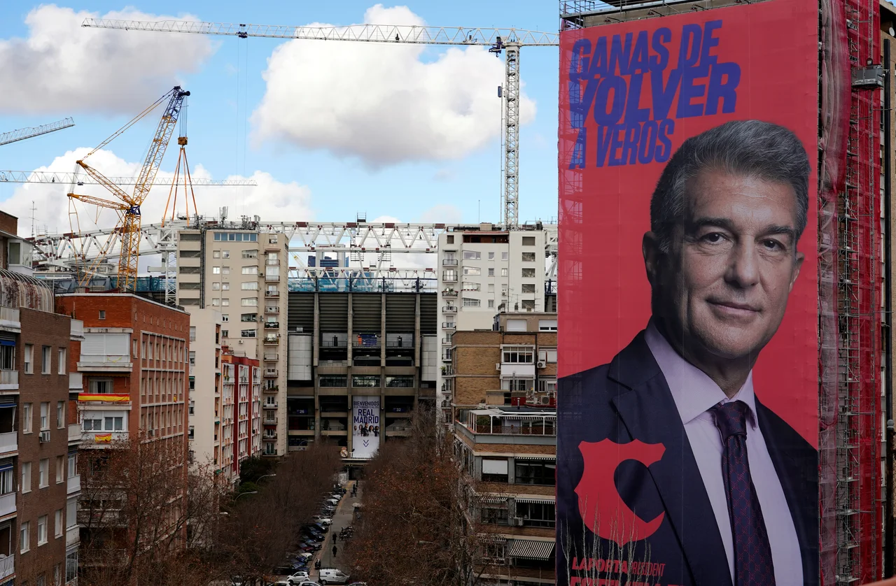 Fotografija: Joan Laporta je veliko vložil v promocijo svoje kandidature za predsednika Barcelone. FOTO: Juan Medina/Reuters