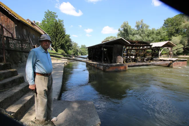 V svojem mehurčku ob Muri je bil najbolj srečen. FOTO: Jože Pojbič/Delo