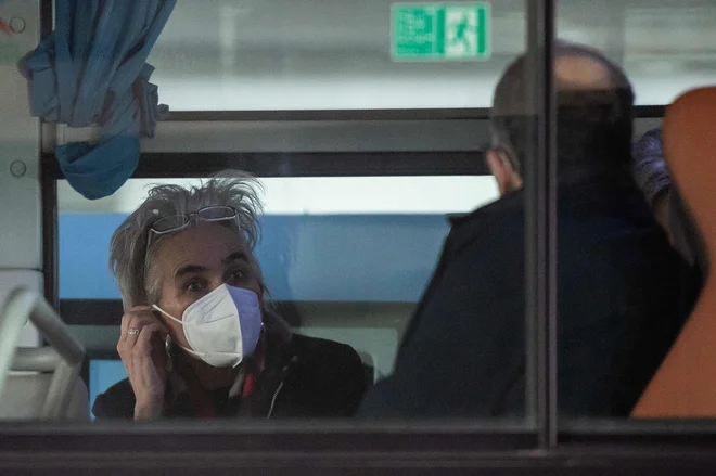 O aferi glede otroških dodatkov bo nizozemski parlament razpravljal v torek, ko naj bi predvidoma tudi glasoval o nezaupnici vladi. FOTO: AFP