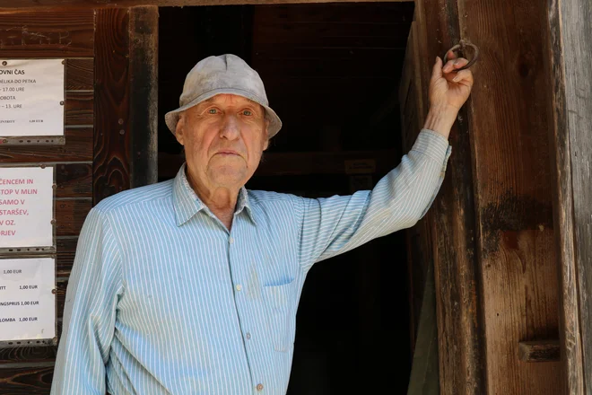 Mirč se je poslovil za vedno. A njegova duša gotovo lebdi kje nad mrtvicami ali prodišči Mure. FOTO: Jože Pojbič