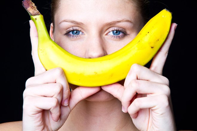 Če imate alergijo na lateks, bi lahko imeli tudi reakcijo na banane. FOTO: Shutterstock